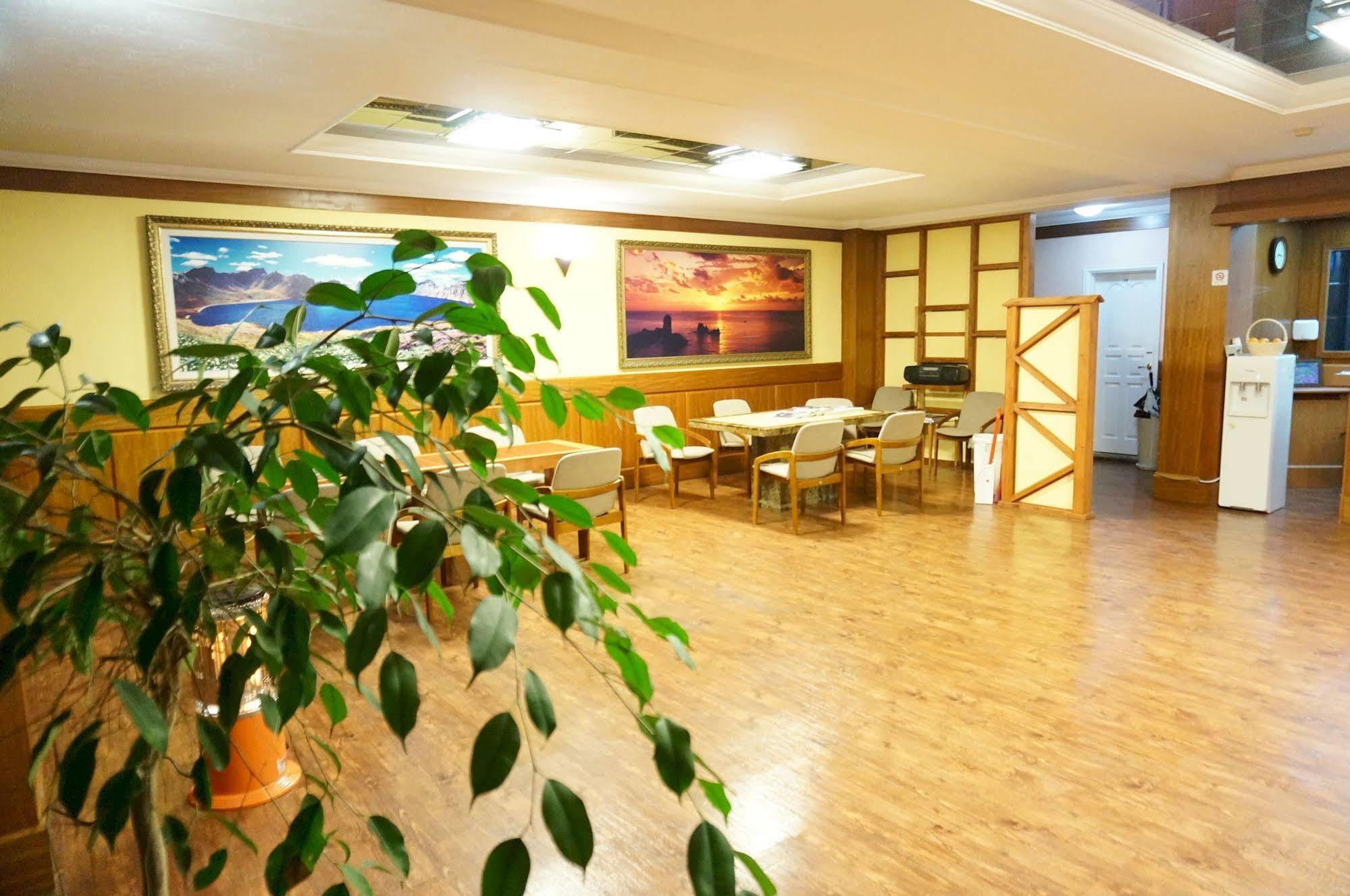 Park Beach Hotel Jeju Eksteriør billede