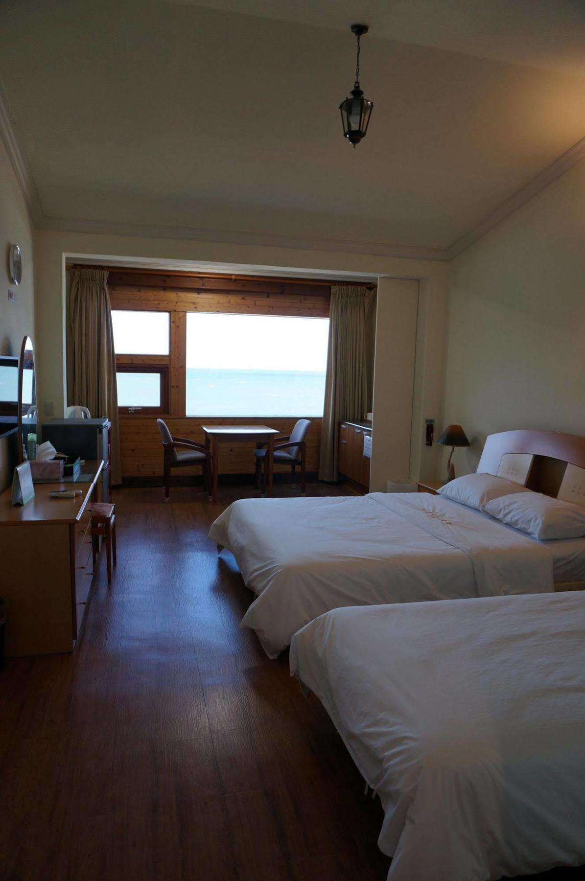 Park Beach Hotel Jeju Eksteriør billede