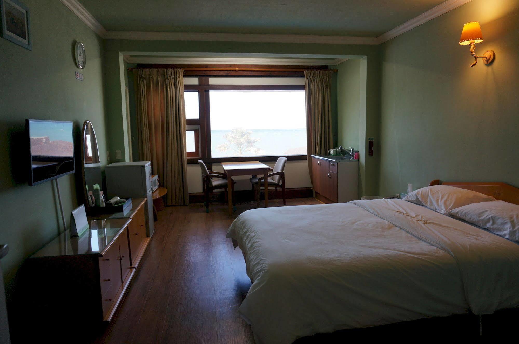 Park Beach Hotel Jeju Eksteriør billede