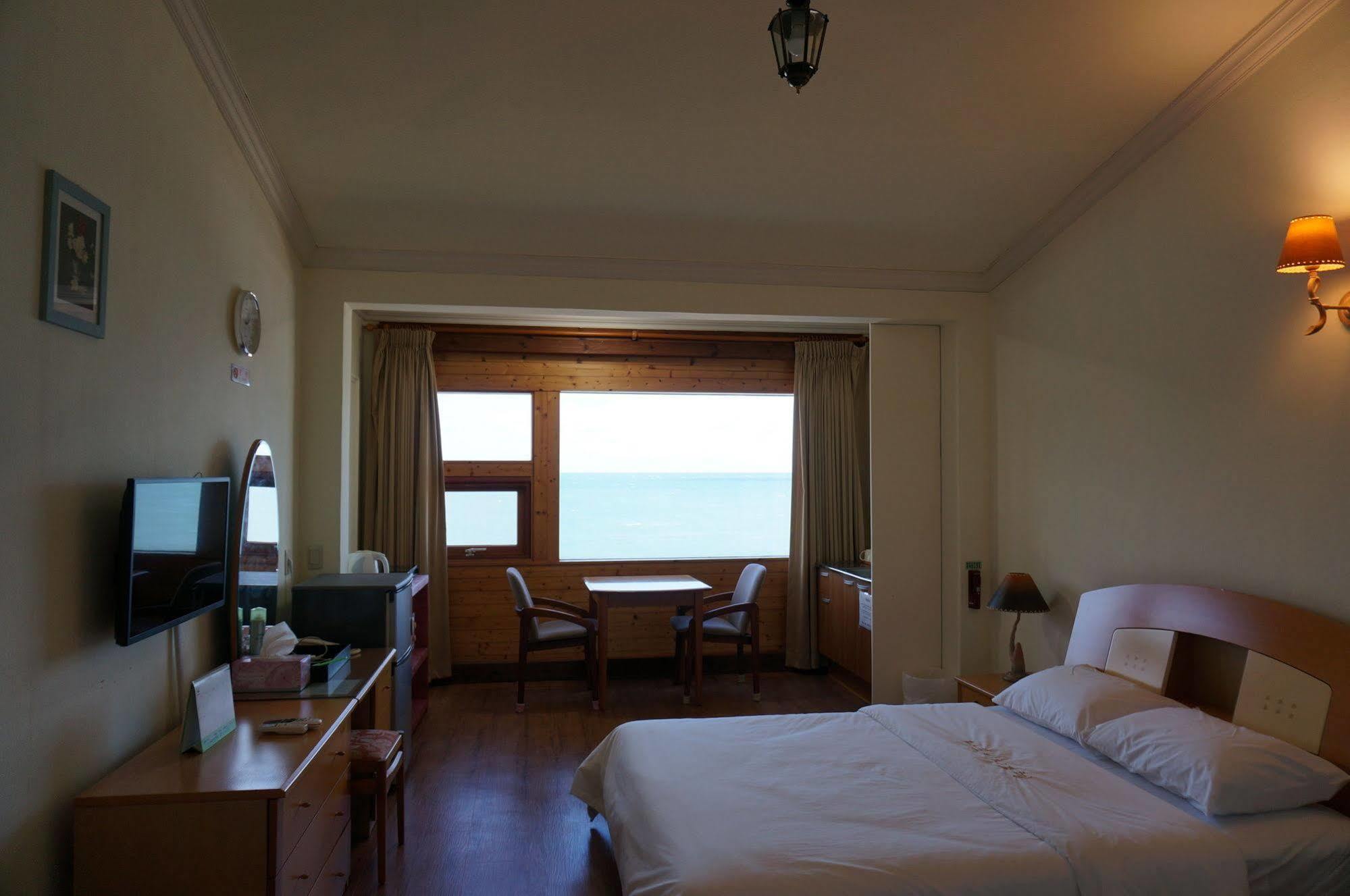 Park Beach Hotel Jeju Eksteriør billede